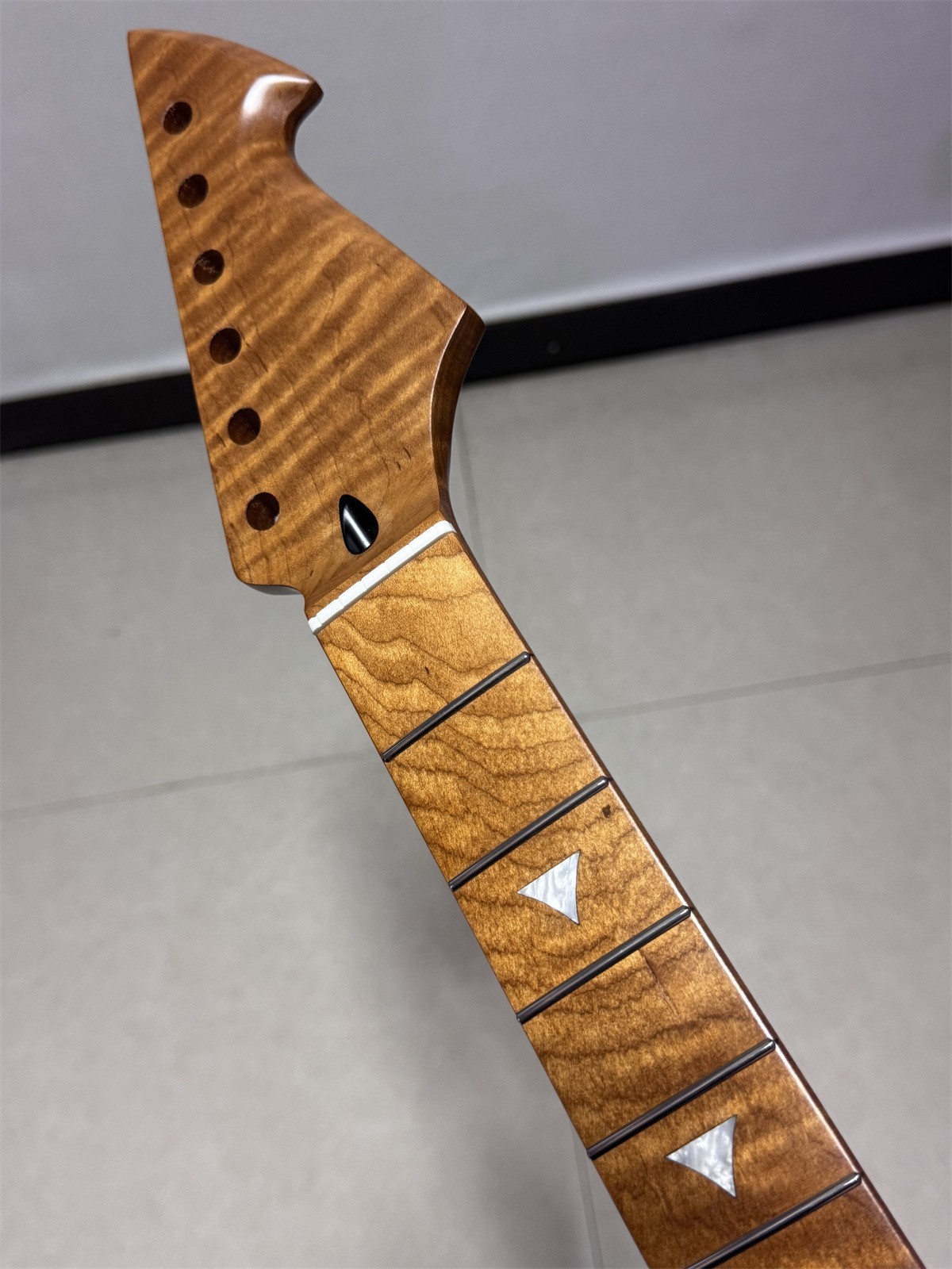 Unique head AAAA Roasted flame maple electric guitar neck 22fret part 25.5inch