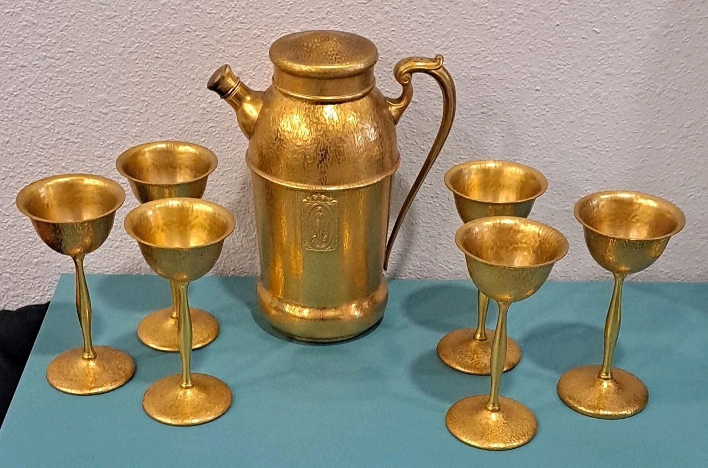 Vtg Art Deco 1920s Hammered Gold Cocktail Shaker 6 Goblets Sivercraft NSCo