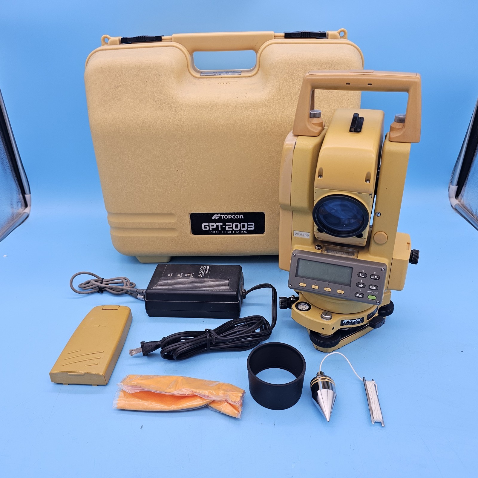 Topcon GPT-2003 Total Station w/ Battery, Charger, Case