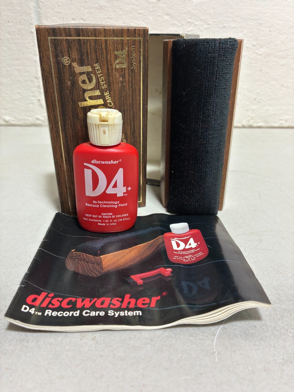 DISCWASHER D4+ RECORD BRUSH w/  box & fluid