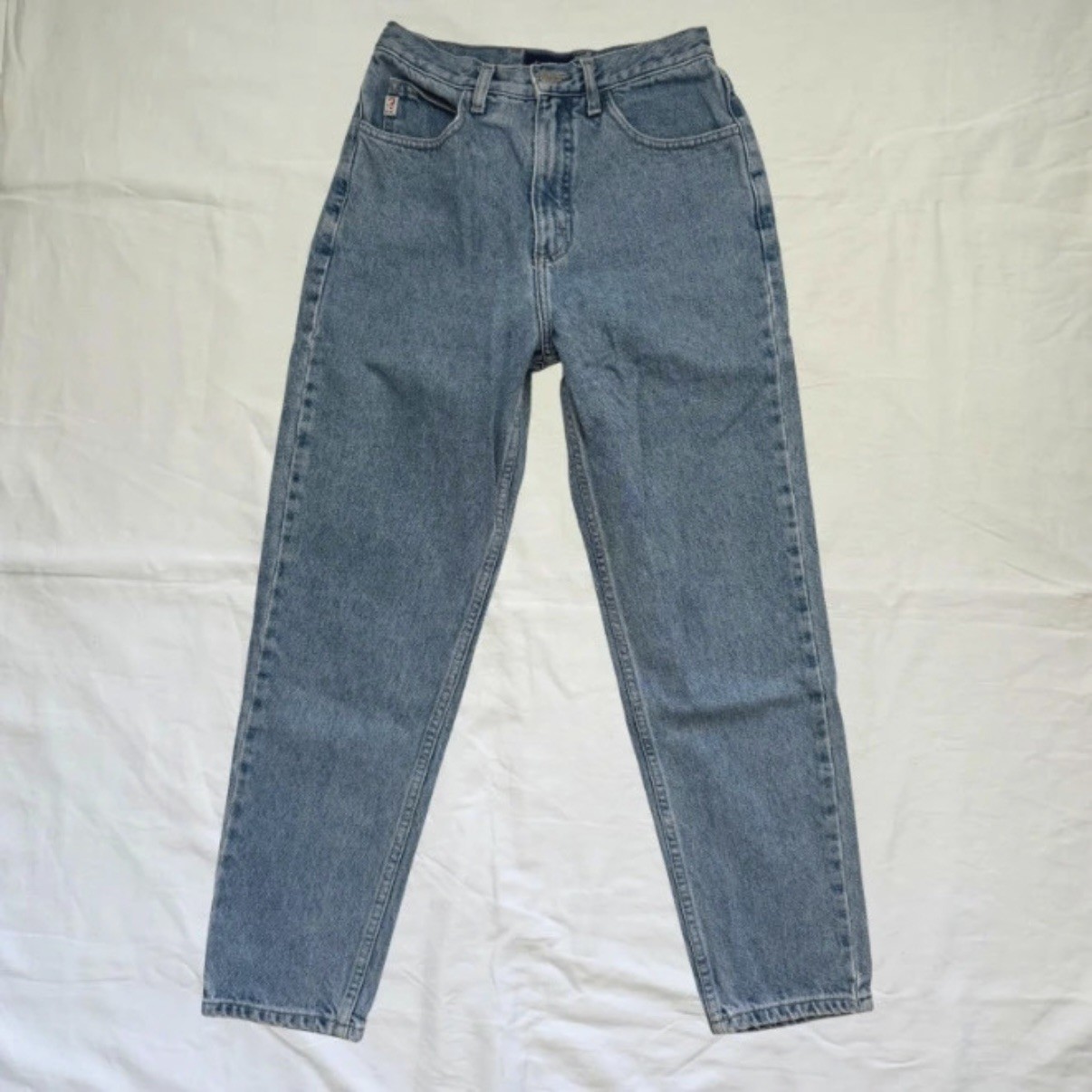 Vintage 90s/Y2k Guess Women’s straight leg jeans light wash size 29 Vintage 90s/Y2k Guess Women’s straight leg jeans light wash size 29