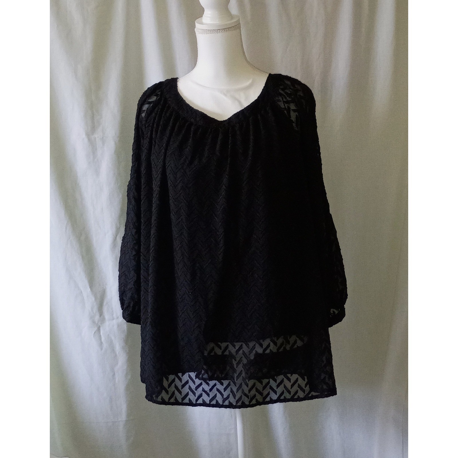 Cato Literary Chic Woman Black Textured Layered Tunic Blouse Plus Size 18/20W