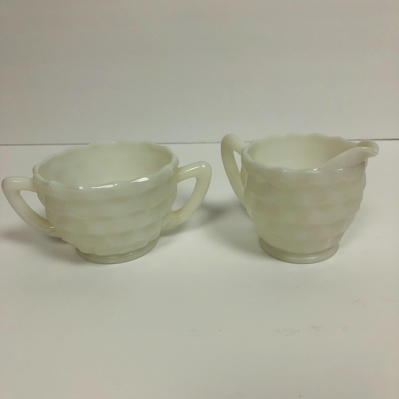 Vintage 1960\'s Hazel Atlas Cubist Opaque Milk Glass Creamer & Sugar Bowl Set EUC Vintage 1960\'s Hazel Atlas Cubist Opaque Milk Glass Creamer & Sugar Bowl Set EUC
