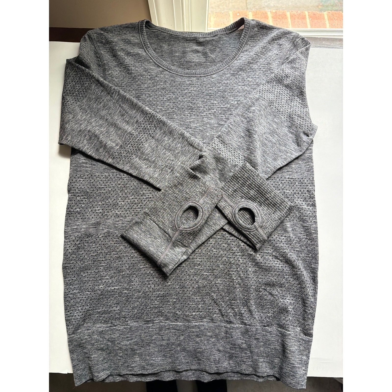 Lululemon Swiftly Tech Long Sleeve Crew Heathered Black Mesh Size 6
