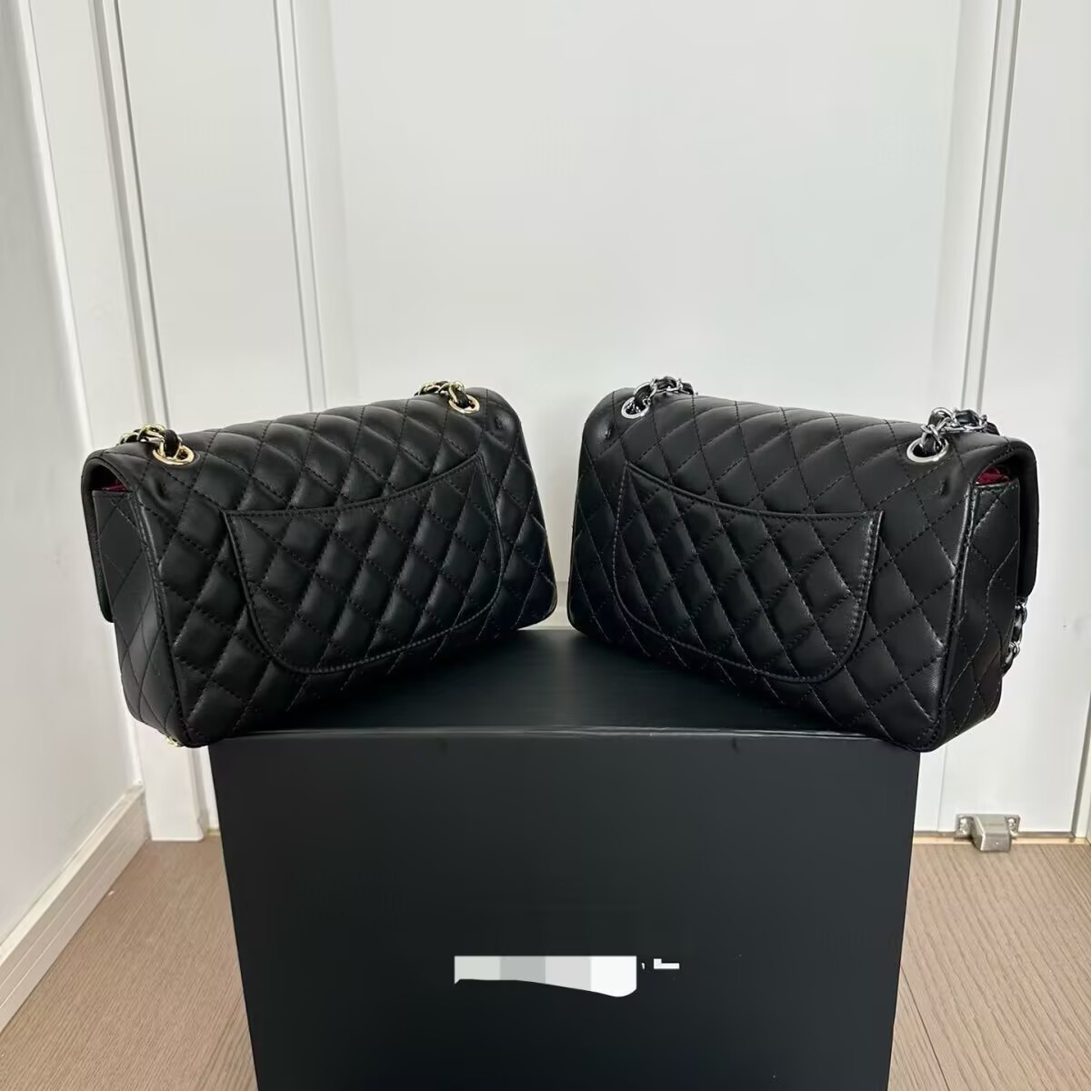 Classic 11.12 Handbag Black