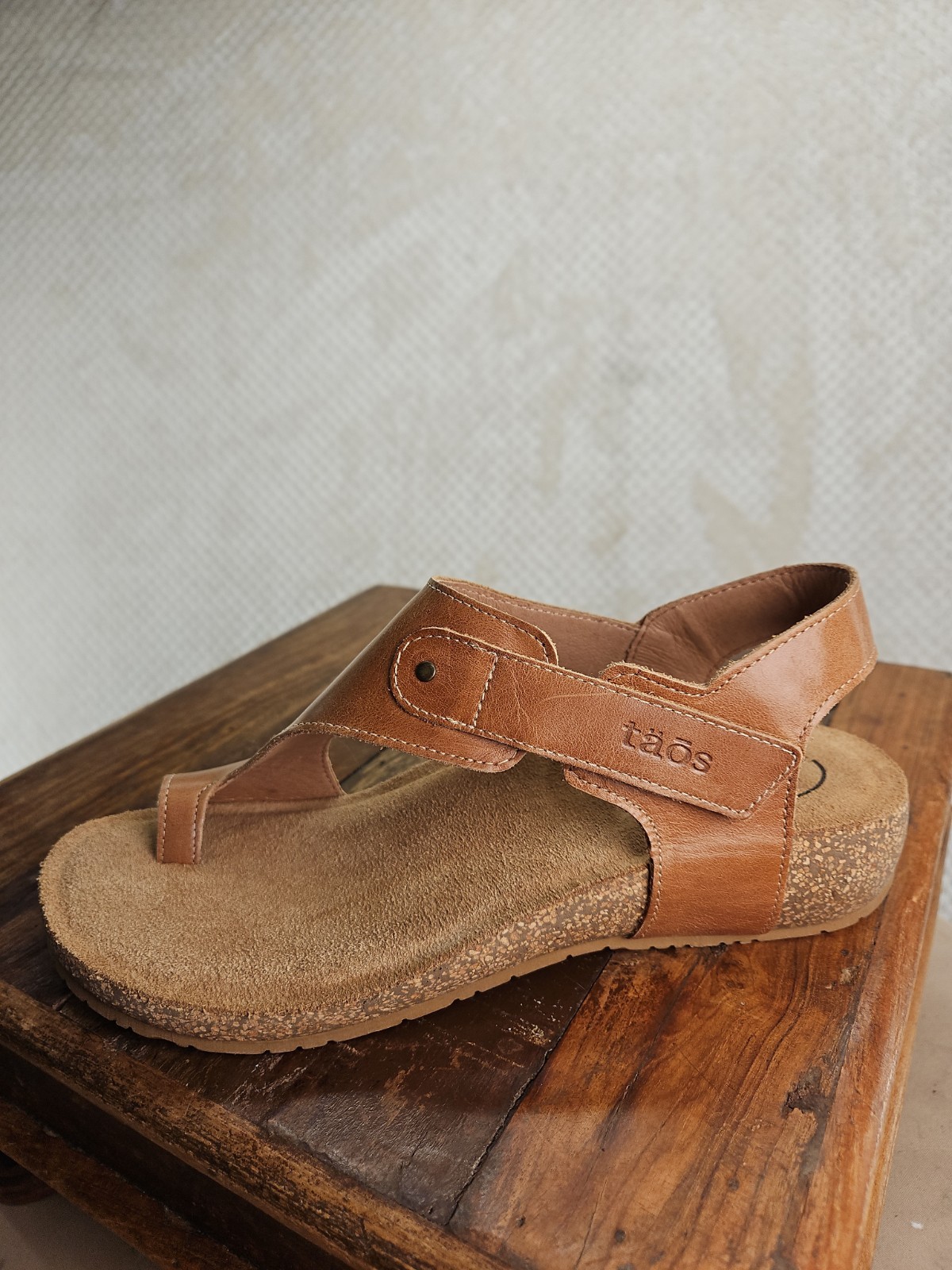 Taos Fame Sandal Women Tan European Leather  Supportive Cork Wedge Sz 9-9.5 NWOB