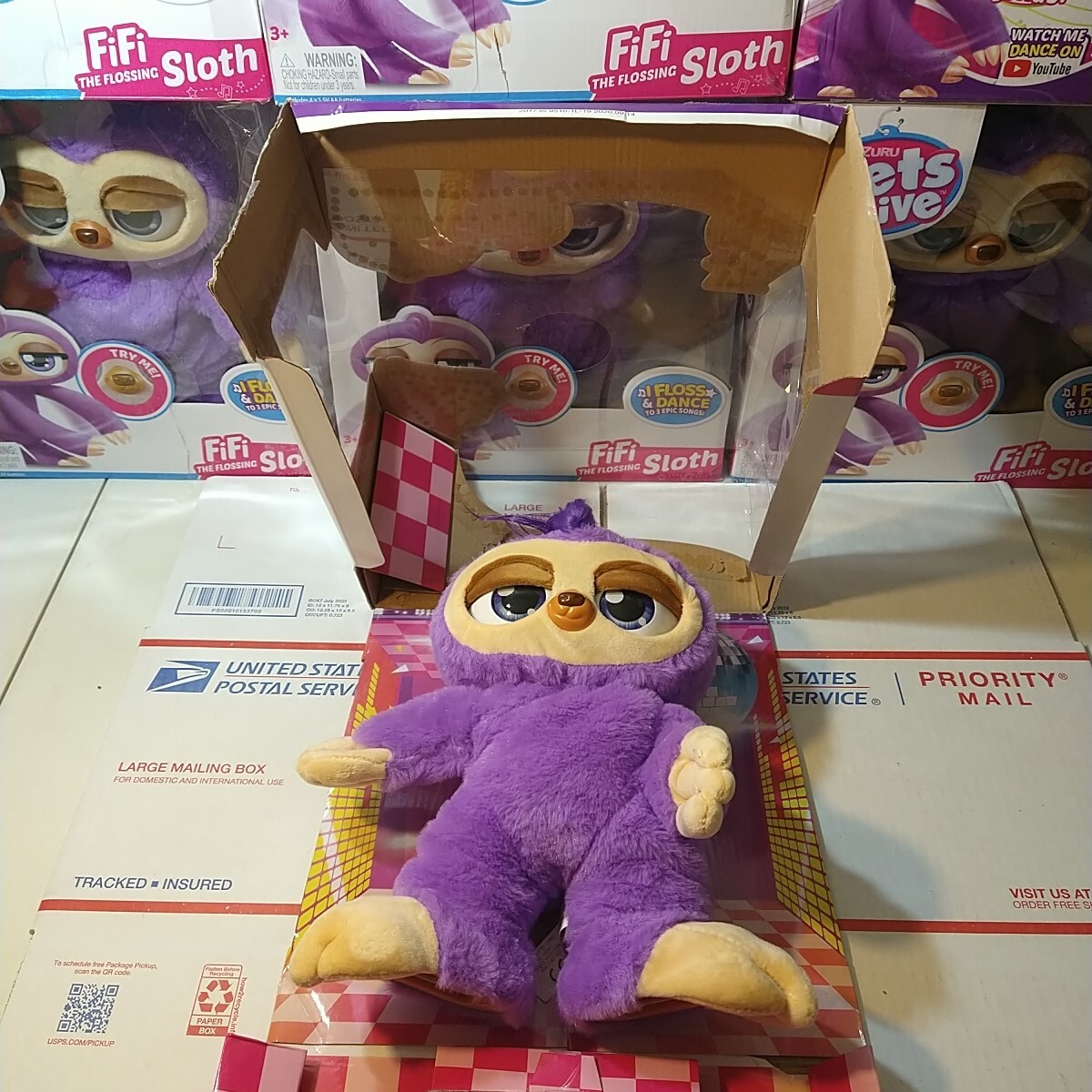 Fifi the Flossing Sloth Battery-Powered Robotic Toy 11\