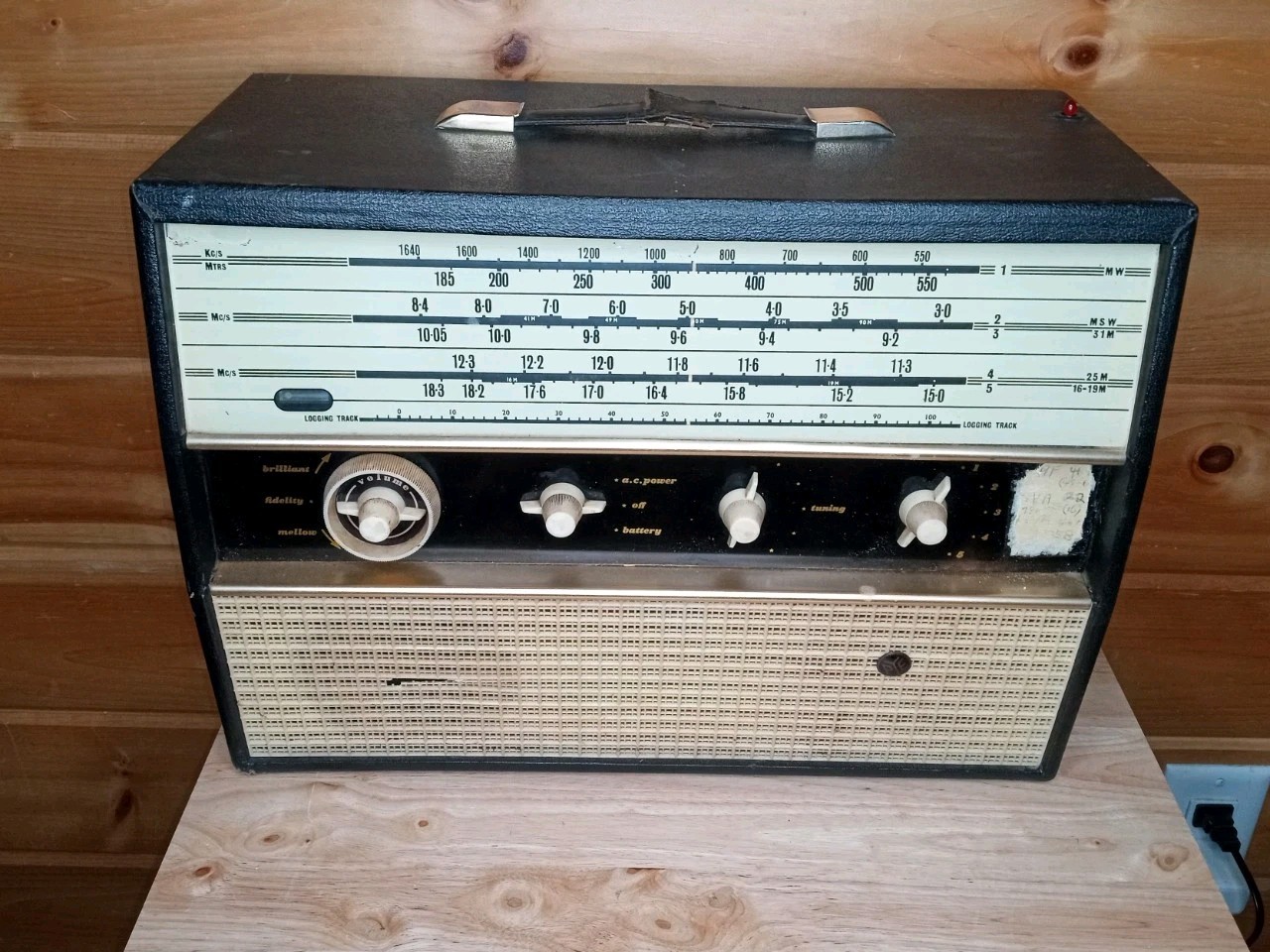 Pye PE94MBQ/LW Radio Parts: Vintage Pye PE94MBQ/LW Portable Radio - Parts or Rep