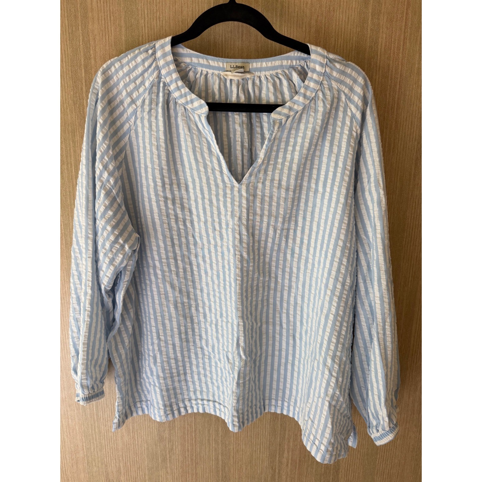 L.L.Bean Seersucker Top Women XL Blue White Striped Cotton Modal V-Neck Blouse