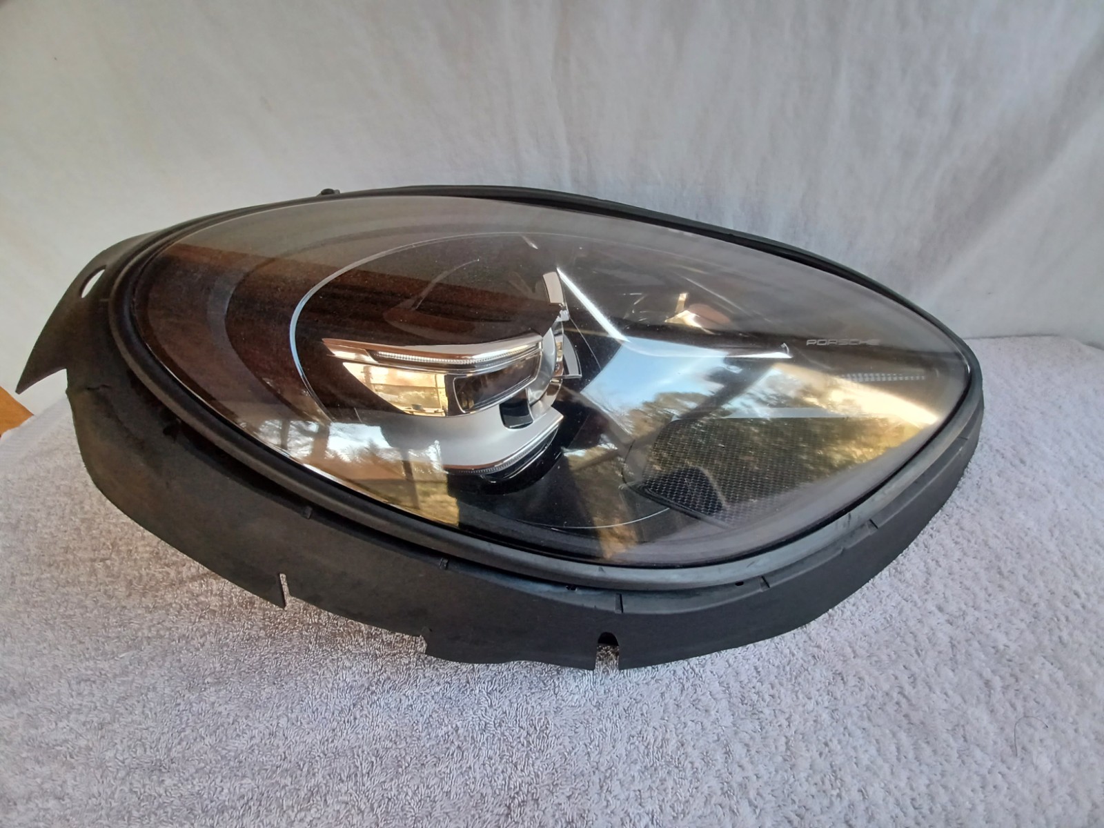 NO SHIPPING 2019-2021 PORSCHE MACAN HEADLIGHT PASSENGER SIDE 95B.941.010.AR NO SHIPPING 2019-2021 PORSCHE MACAN HEADLIGHT PASSENGER SIDE 95B.941.010.AR