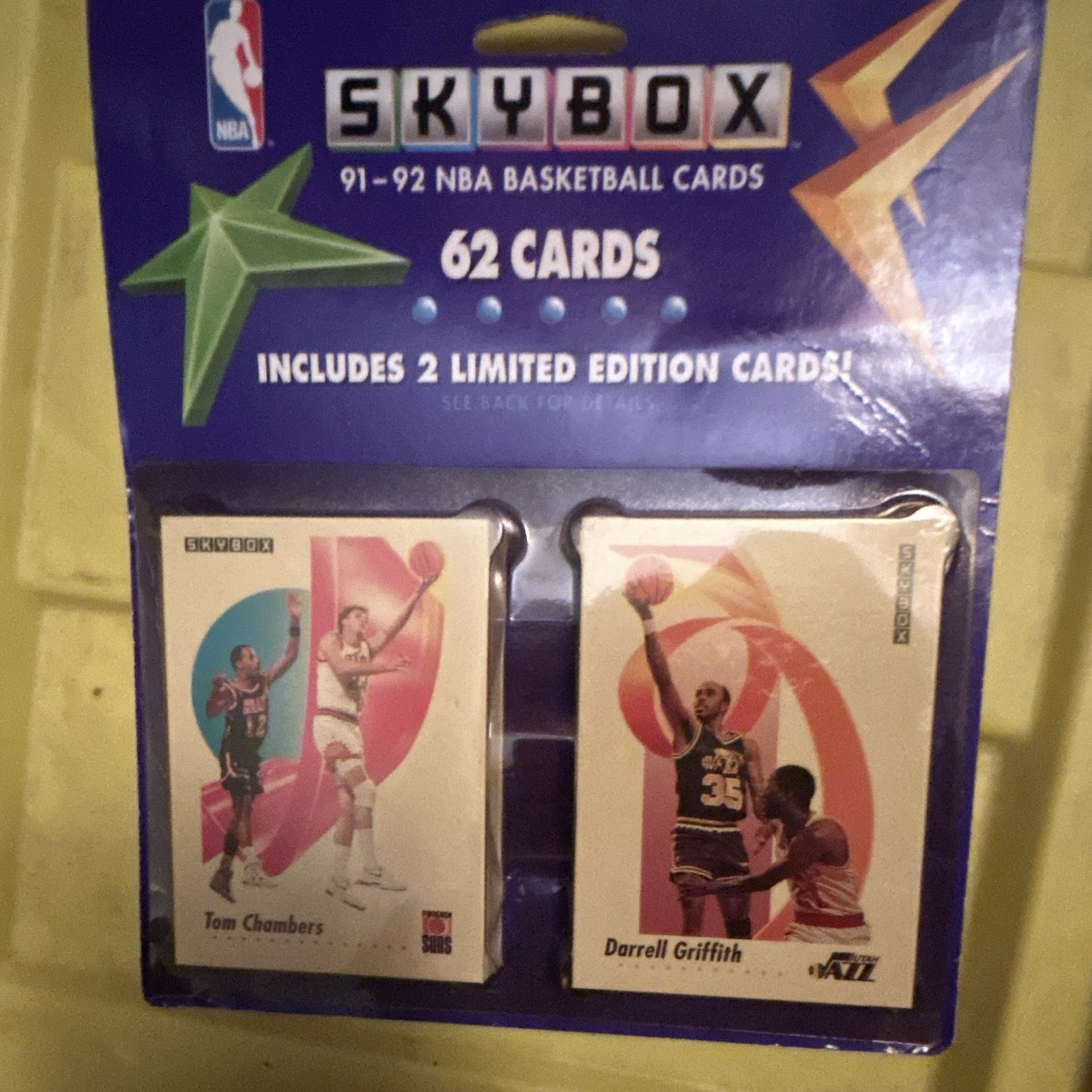 SkyBox 1991-92 NBA Basketball Trading Card Pack 62 Cards Limited Edition