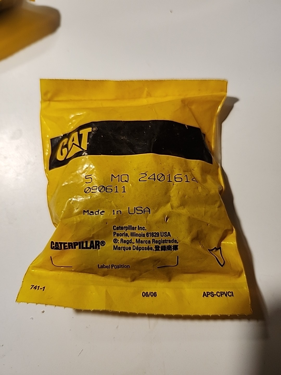 Genuine Caterpillar 5 MQ 2401614 Oil Pan Sleeve/Seals (5 PACK) Genuine Caterpillar 5 MQ 2401614 Oil Pan Sleeve/Seals (5 PACK)