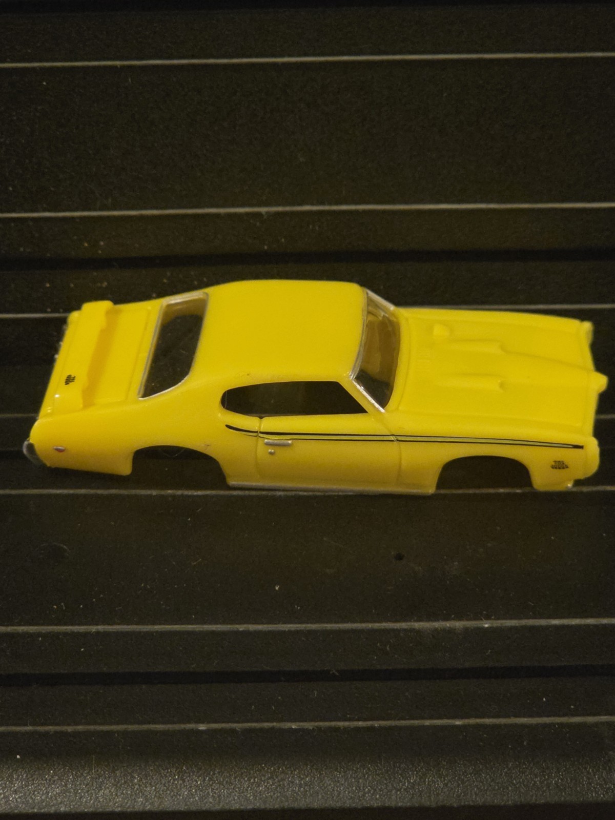 Model Motoring NOS 1999 YELLOW Pontiac GTO Judge SLOT CAR BODY Model Motoring NOS 1999 YELLOW Pontiac GTO Judge SLOT CAR BODY