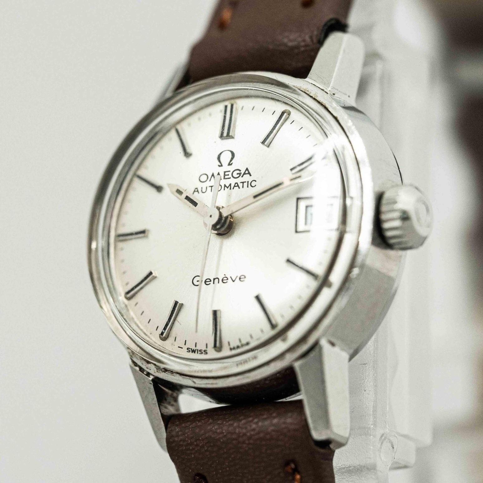 No Tariffs **NEAR MINT** Vintage OMEGA Geneve Cal.684 Automatic Date 20mm Ladies
