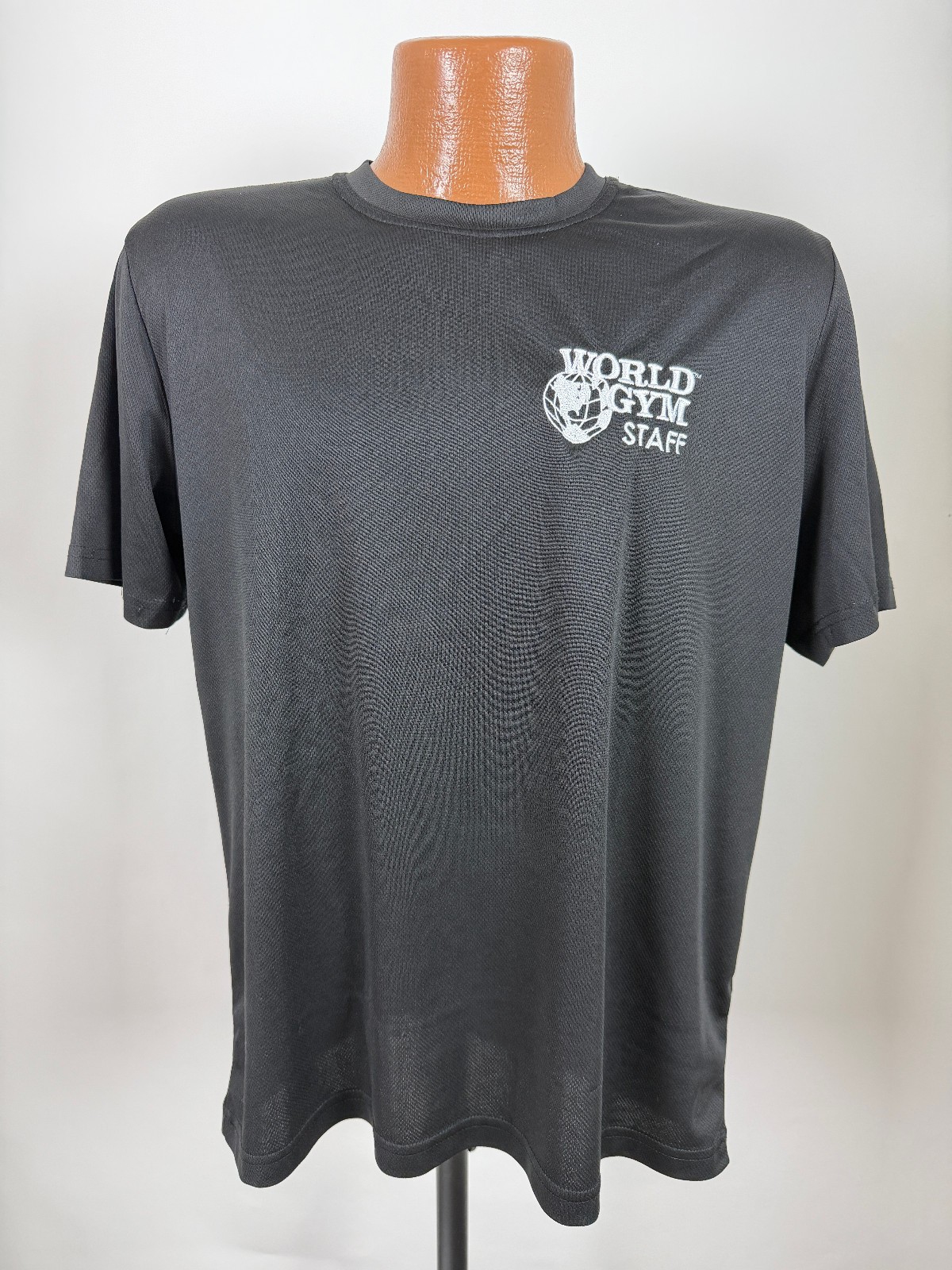 World Gym Staff Shirt Men Medium Embroidered Logo Stretchy Microfiber USA Made