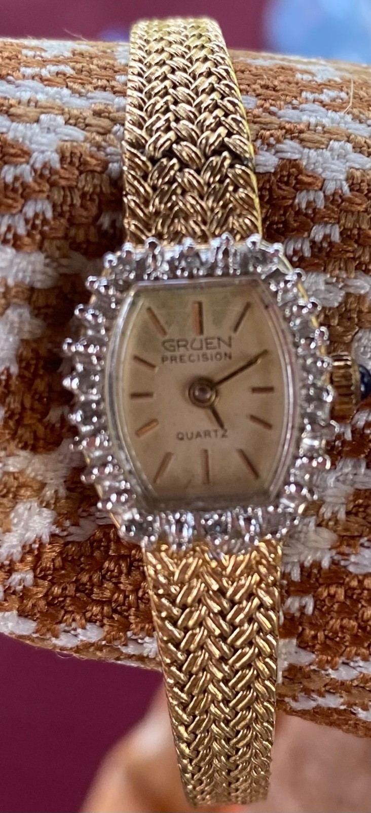 vintage Gruen gold tone ladies wristwatch with diamond accent / Bezel vintage Gruen gold tone ladies wristwatch with diamond accent / Bezel