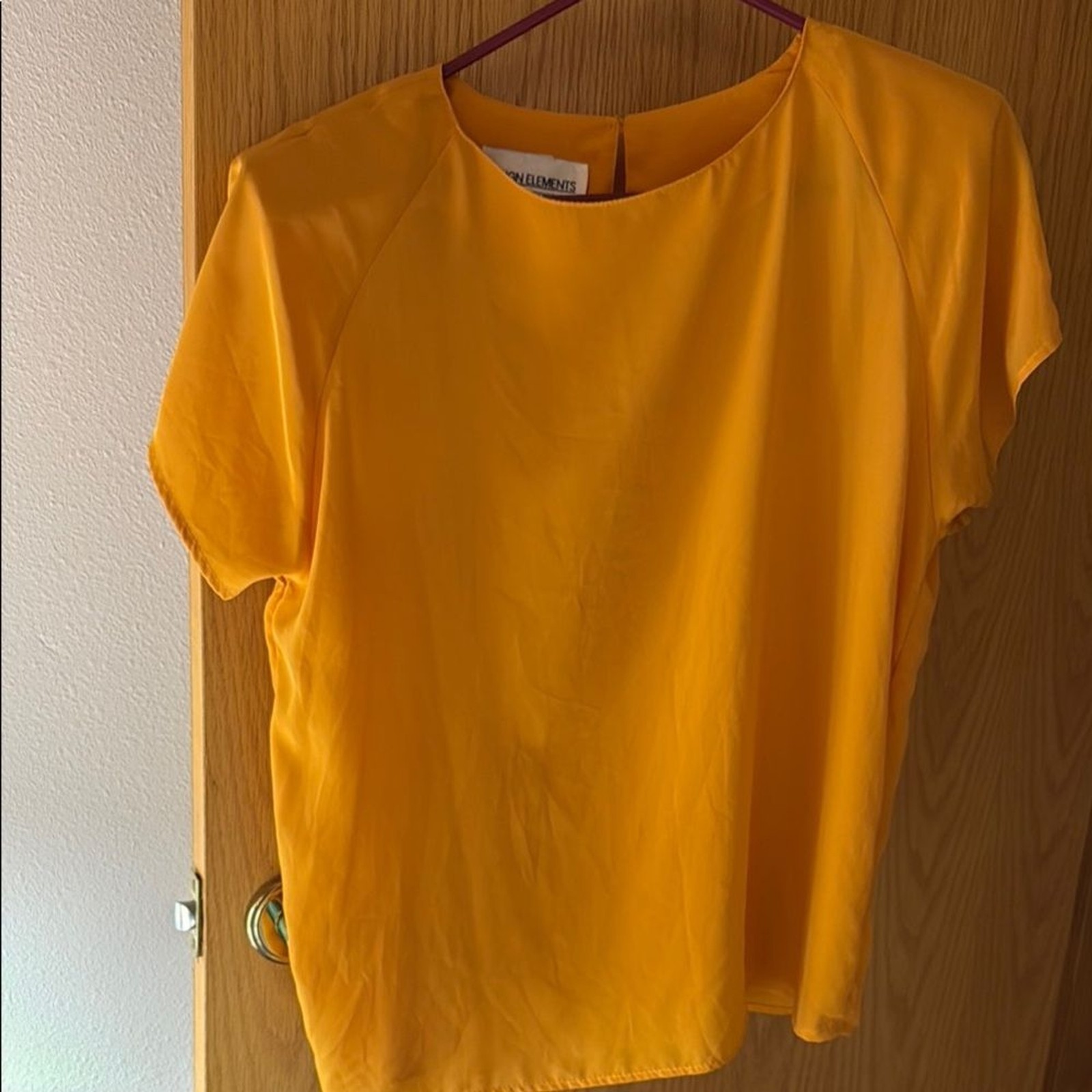 Design Elements Women\'s Yellow Top Vintage Shoulder Pads