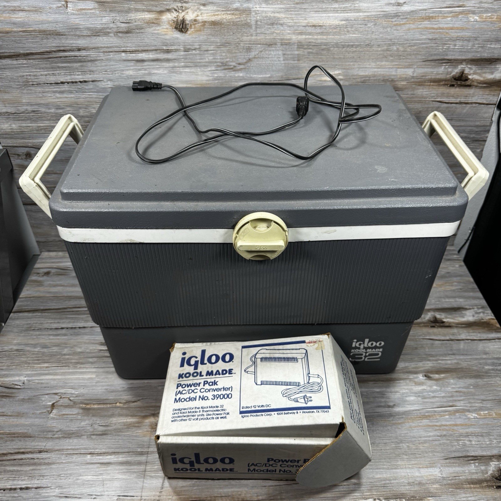 Vintage Igloo Kool Made 32 electric cooler/warmer with Oem Converter  Ac-Dc
