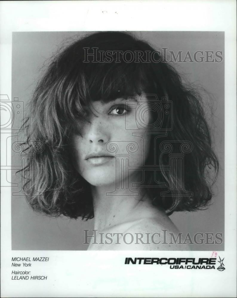 1986 Press Photo This hair design above offers a loose, flowing shape