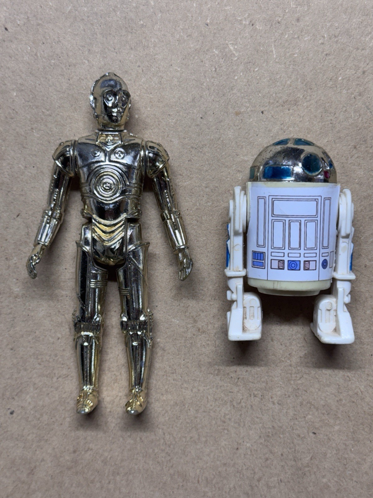 Lot Of TWO Vintage 1977 Star Wars C3PO & R2D2 R2 D2 Action Figures Hong Kong