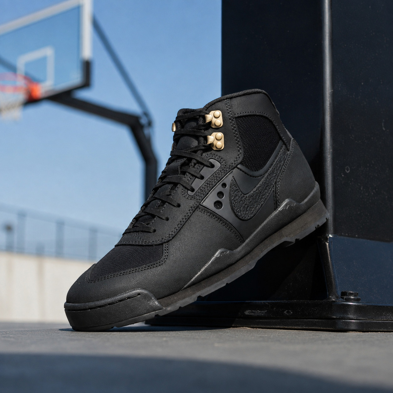 Nike Baltoro Black Metallic Gold Men\'s IH4450-001 New