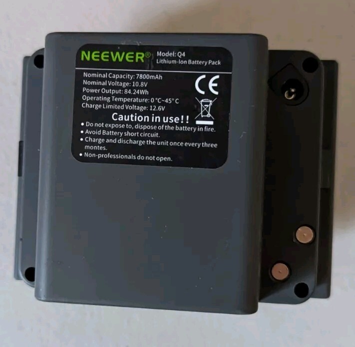 Neewer 7800mAh Li-ion Battery Q4 Neewer 7800mAh Li-ion Battery Q4