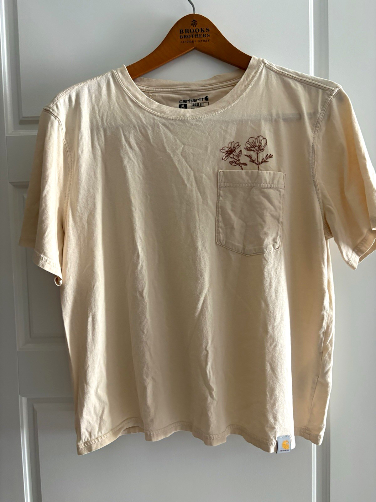 Carhartt Women\'s Loose Fit Beige Embroidered Floral Pocket Tee M Crew TK6174-W Carhartt Women\'s Loose Fit Beige Embroidered Floral Pocket Tee M Crew TK6174-W