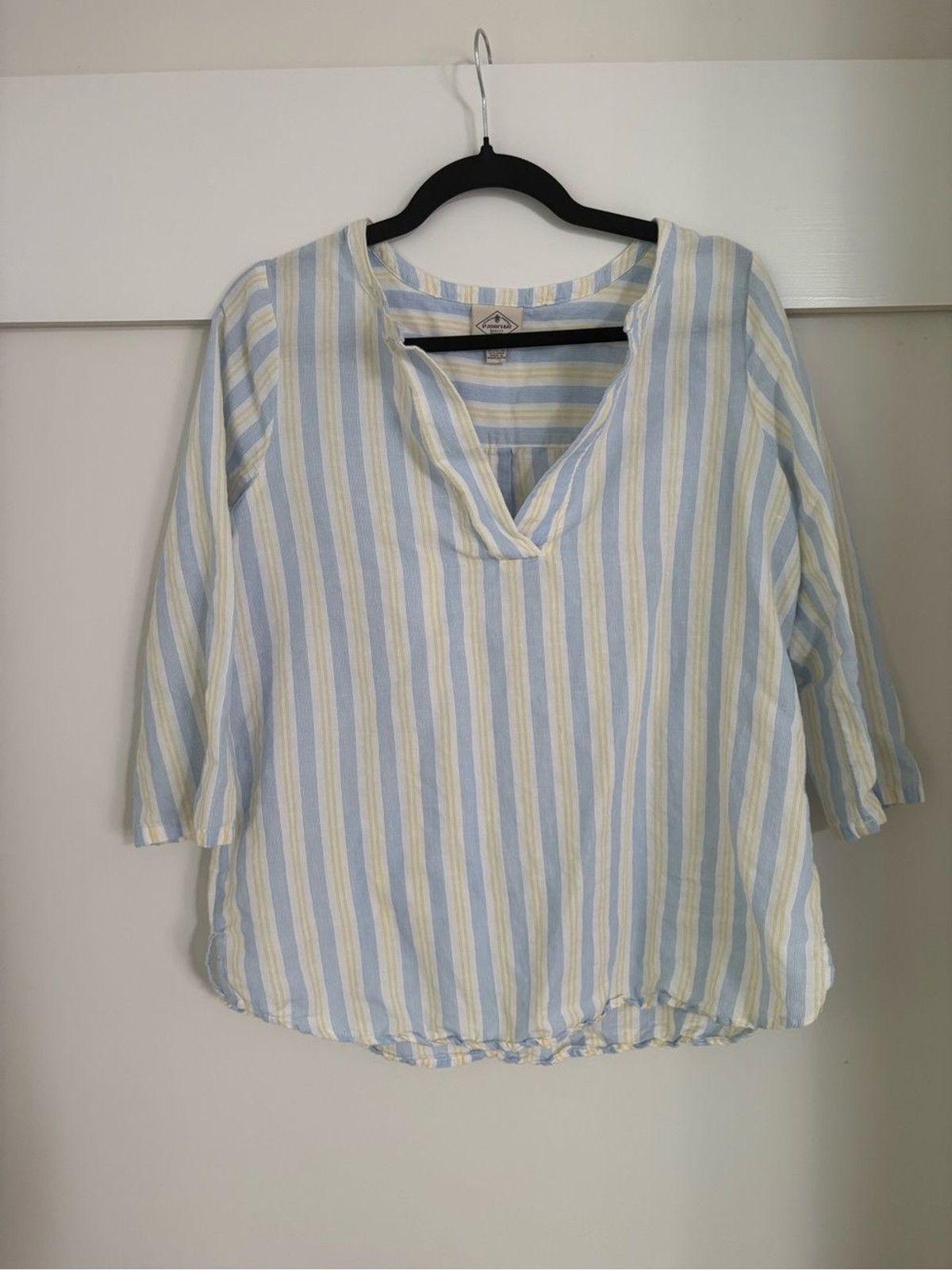St. John\'s Bay Blue and Cream Striped V-Neck Tunic St. John\'s Bay Blue and Cream Striped V-Neck Tunic