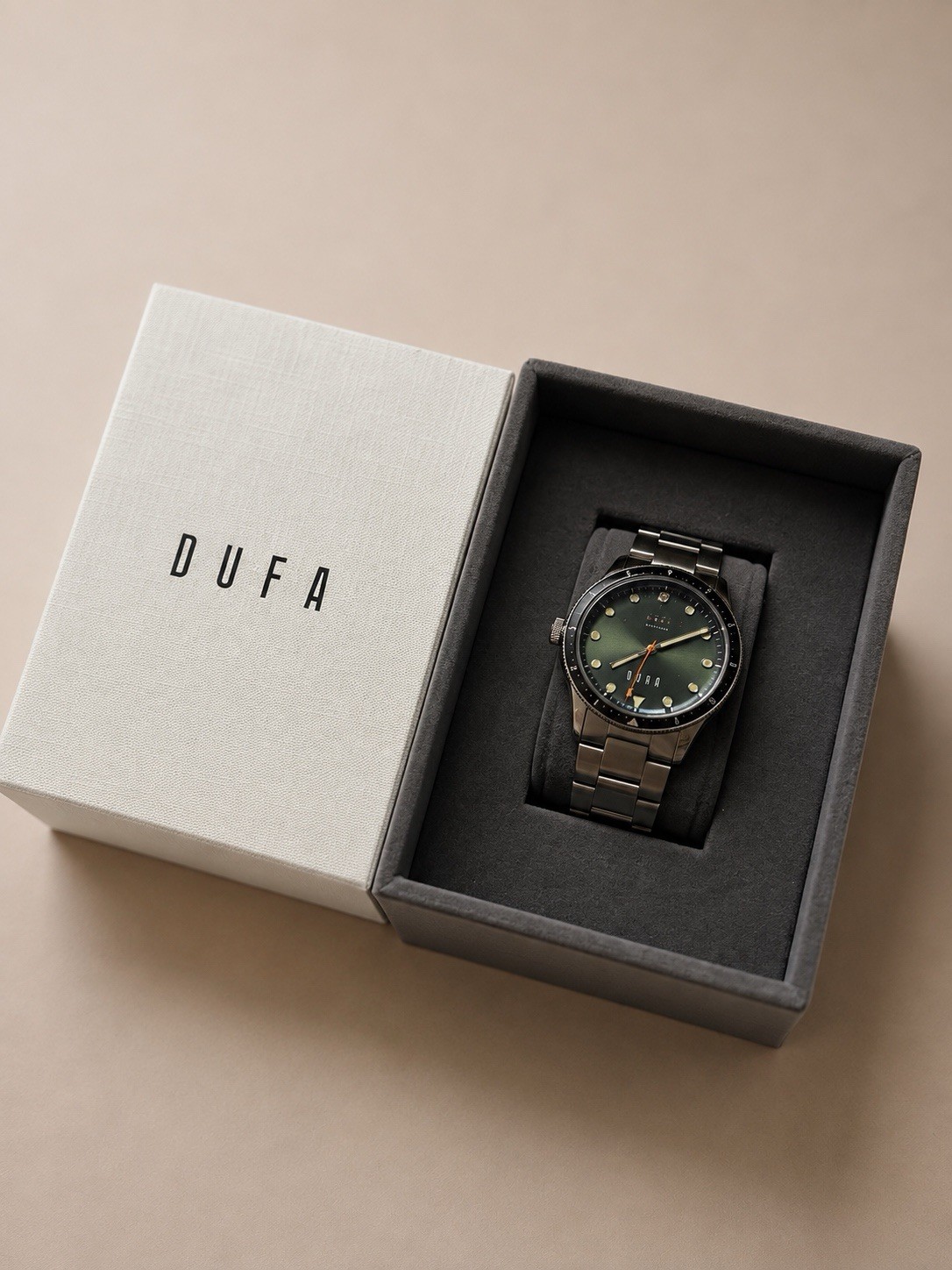 DUFA Tauchen DF-9035-55 English Green Meca-Quartz Watch Box Papers Needs Battery