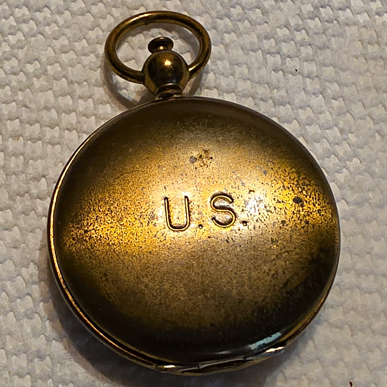 U.S. Marked Brass Tone Pocket Compass Military Style - Militaria Theme U.S. Marked Brass Tone Pocket Compass Military Style - Militaria Theme