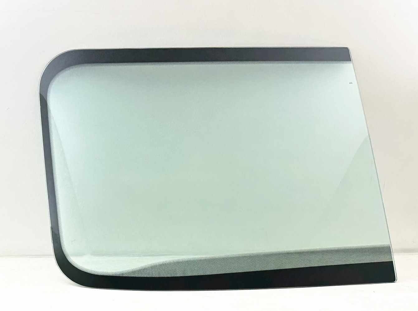 Passenger/Right Front Windshield Window Glass For 08-22 Freightliner Cascadia