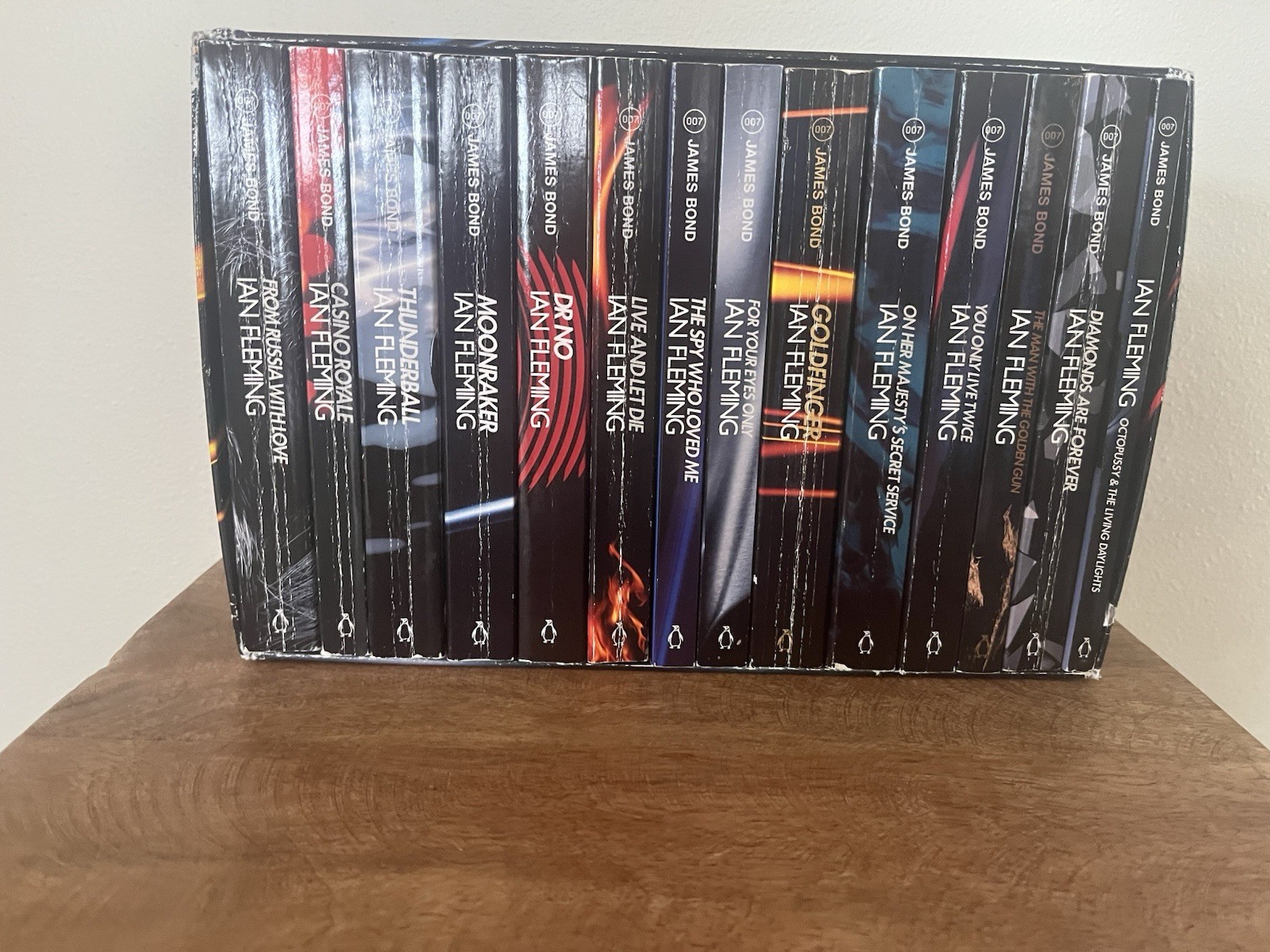 James Bond 007  14 Book Paperback Box Set Ian Fleming Penguin ISBN 0140910018