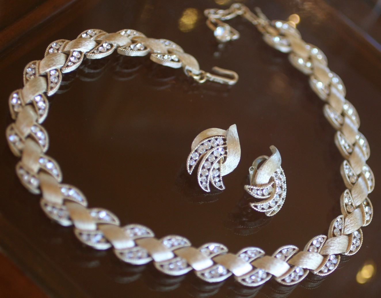 Vintage Crown Trifari Rhinestone Necklace & Earrings Set Cavalcade Collection? Vintage Crown Trifari Rhinestone Necklace & Earrings Set Cavalcade Collection?