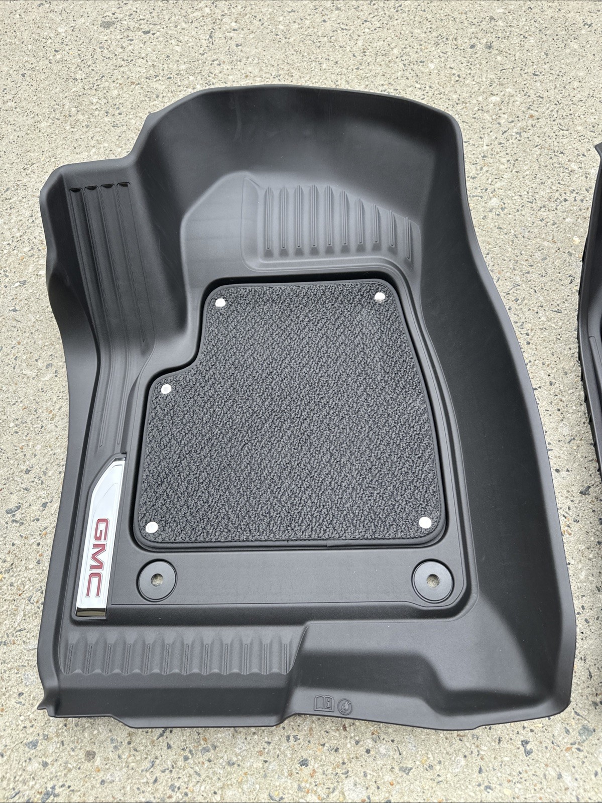 2019-2025 GMC Sierra Factory LH Front Floor Liner Black w/ GMC Logo OEM 2019-2025 GMC Sierra Factory LH Front Floor Liner Black w/ GMC Logo OEM