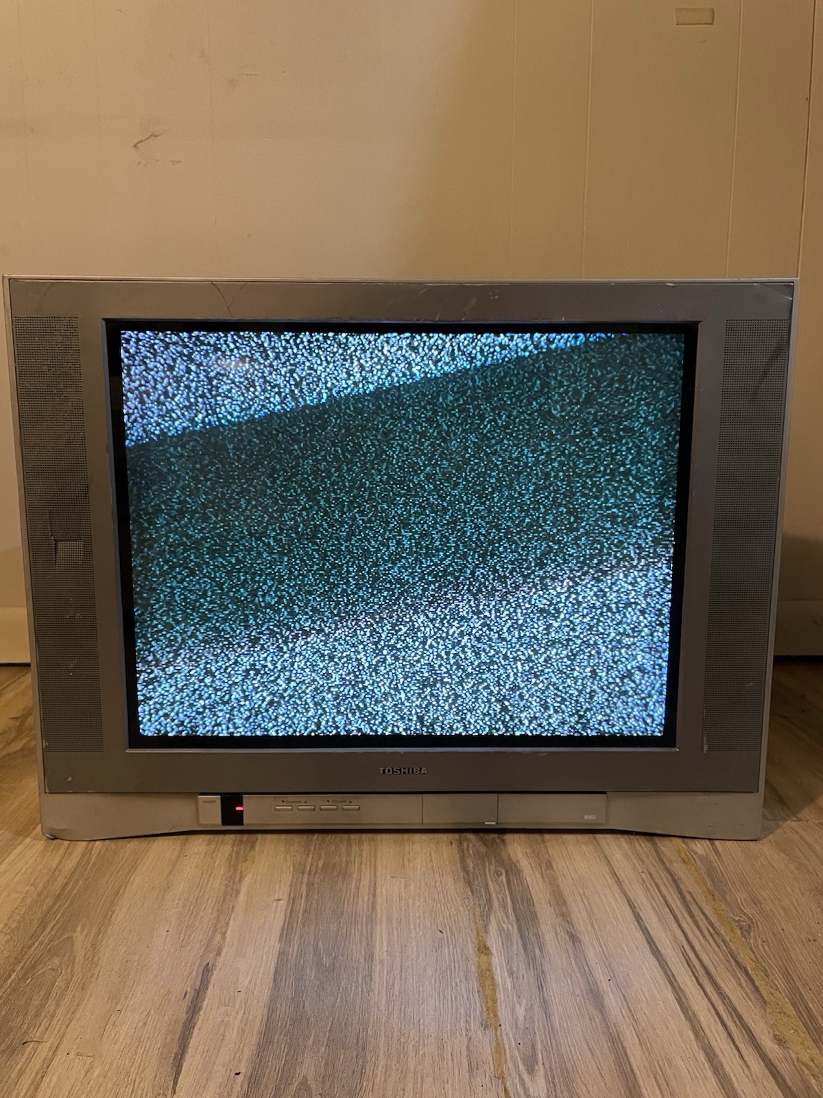 TOSHIBA 24AF44 CRT TV Gaming Monitor Retro NO Remote