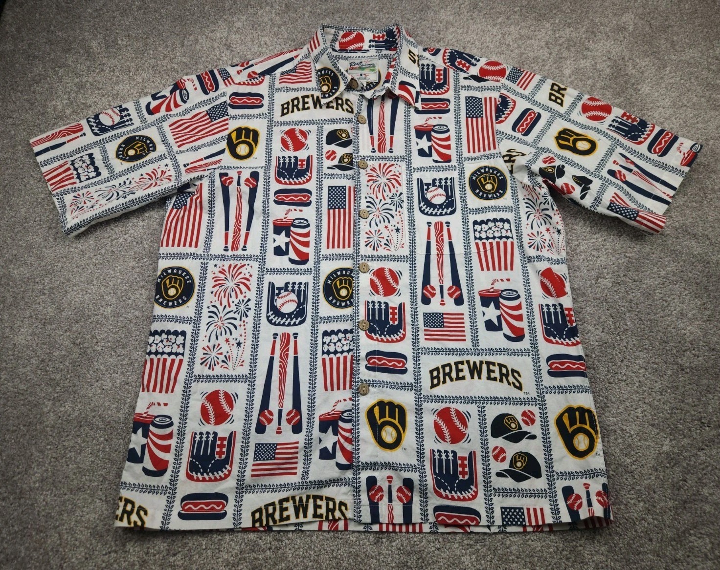 Milwaukee Brewers Reyn Spooner Hawaiian Shirt Mens Medium Red Logo USA America 
