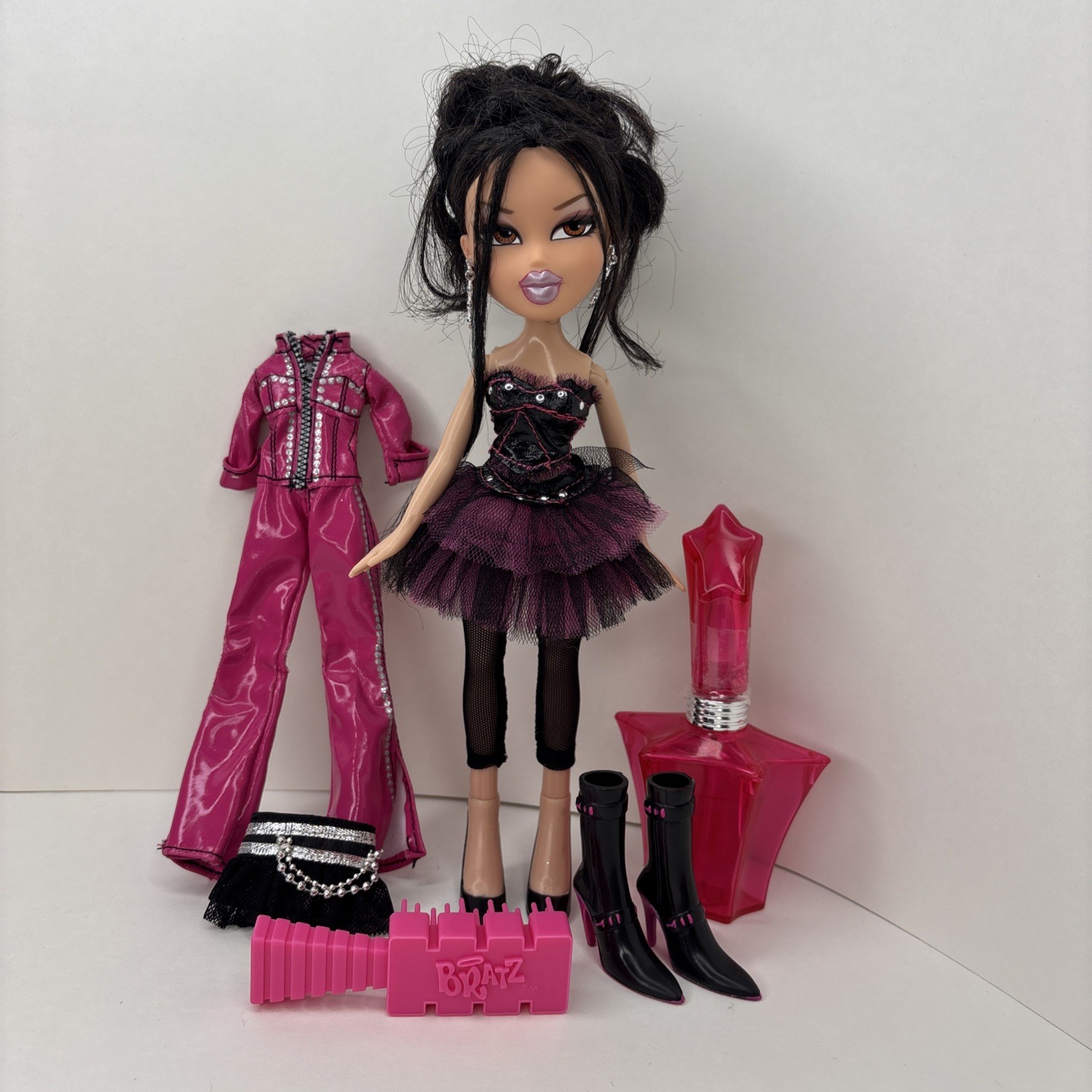 2008 Bratz ~ Designed By Jade ~ Jade Doll ~  Complete w/ Perfume + Extra Outfit