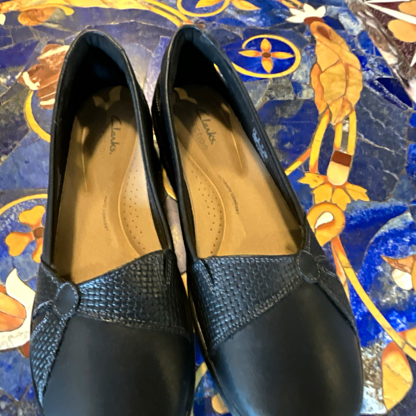 Clarks Collection Women’s Leather Slip-On Flat Round Toe Black B US 8.5