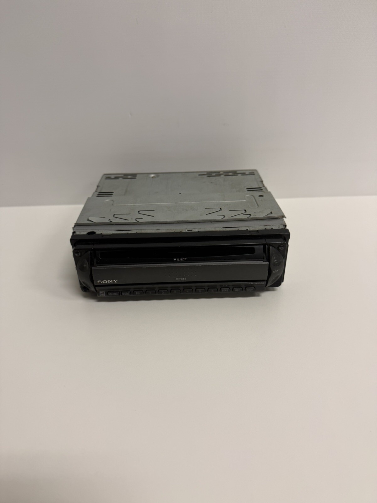 Sony CDX-R3000 Car Radio Stereo CD Player Used Sony CDX-R3000 Car Radio Stereo CD Player Used
