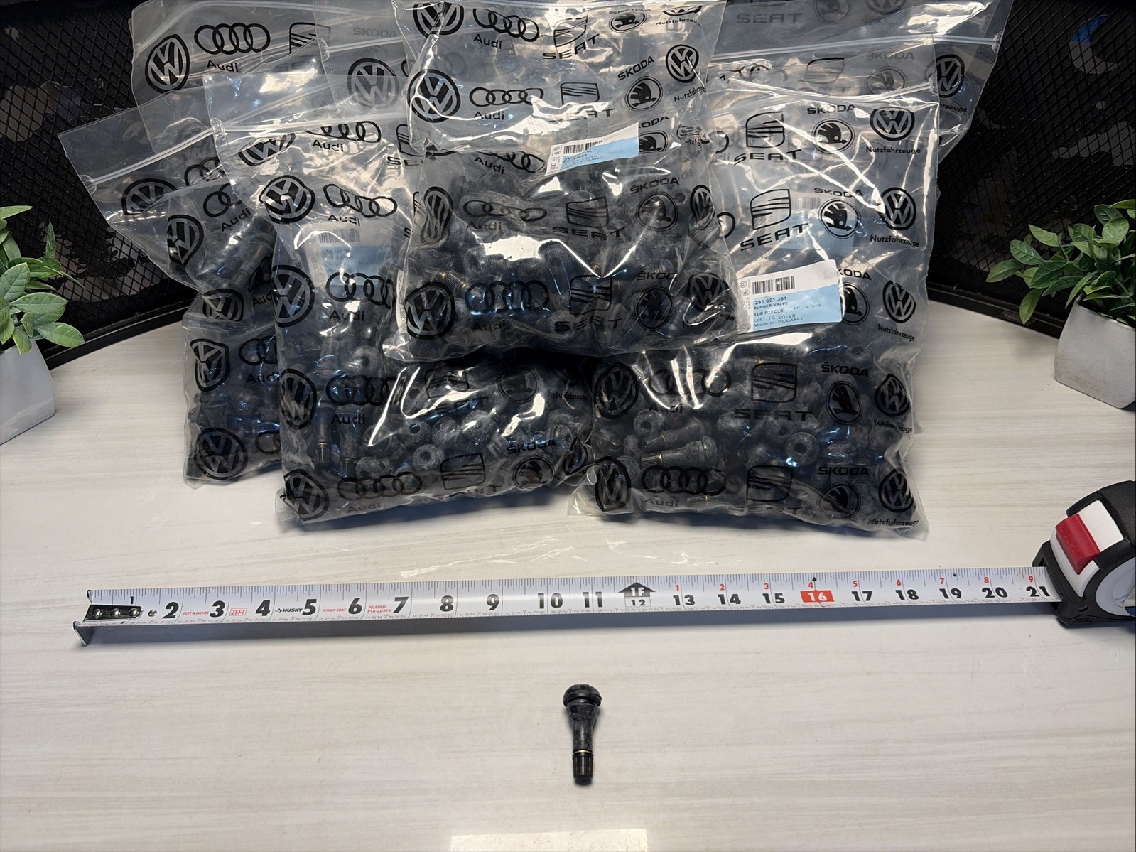2,000 QTY BULK- GENUINE AUDI VW SKODA SEAT TIRE RUBBER VALVE STEM  281-601-361