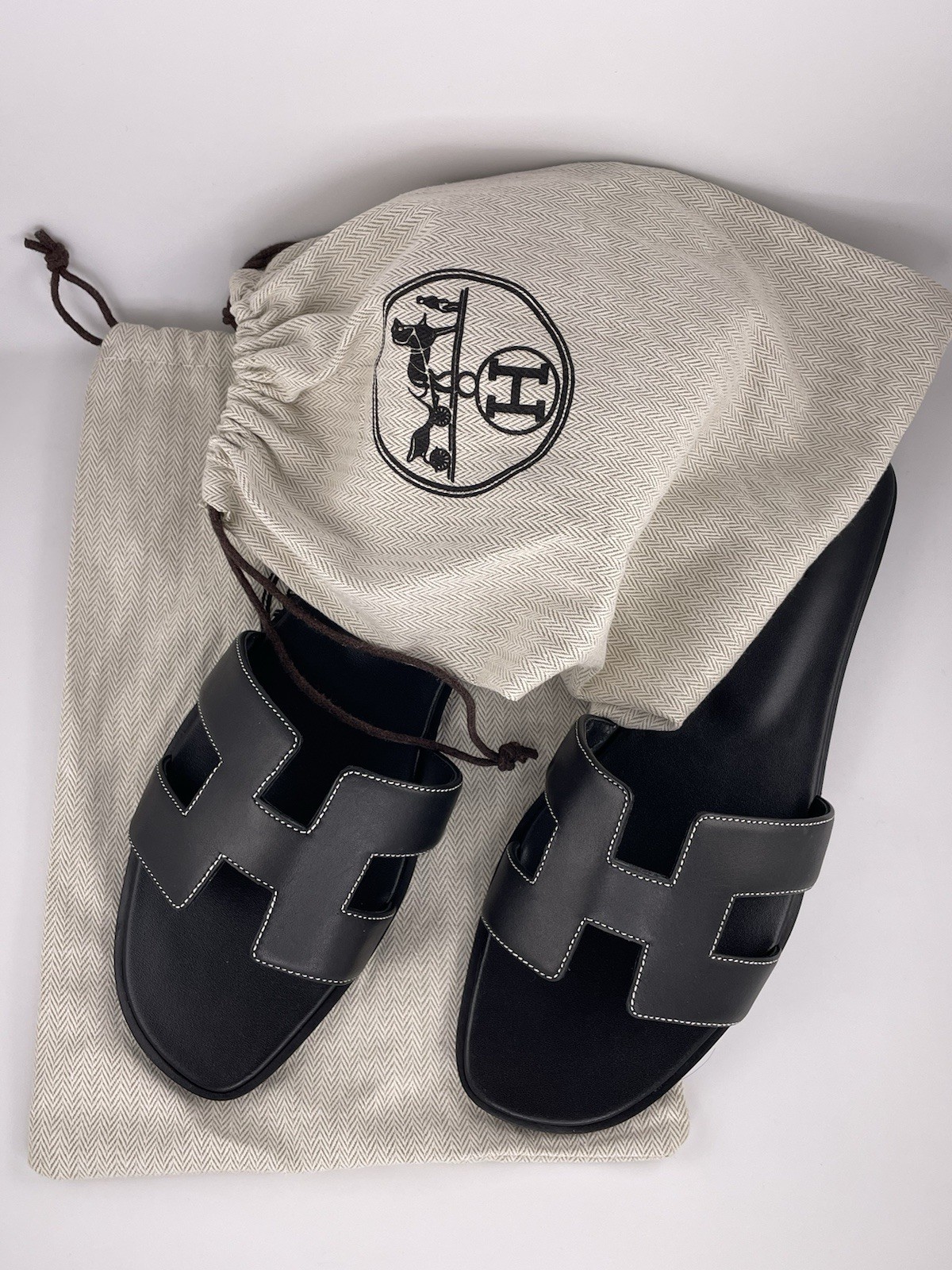 Hermès Oran Black Leather Sandals Women\'s Size 38 8 US Slides Black Stitch