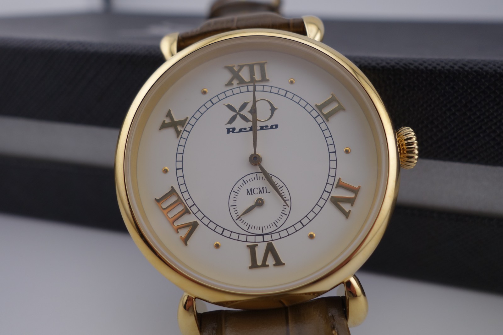 XO RETRO MCML Mens Certified 1955 Porsche 550 Spyder DNA Watch, Gold Tone. MINT