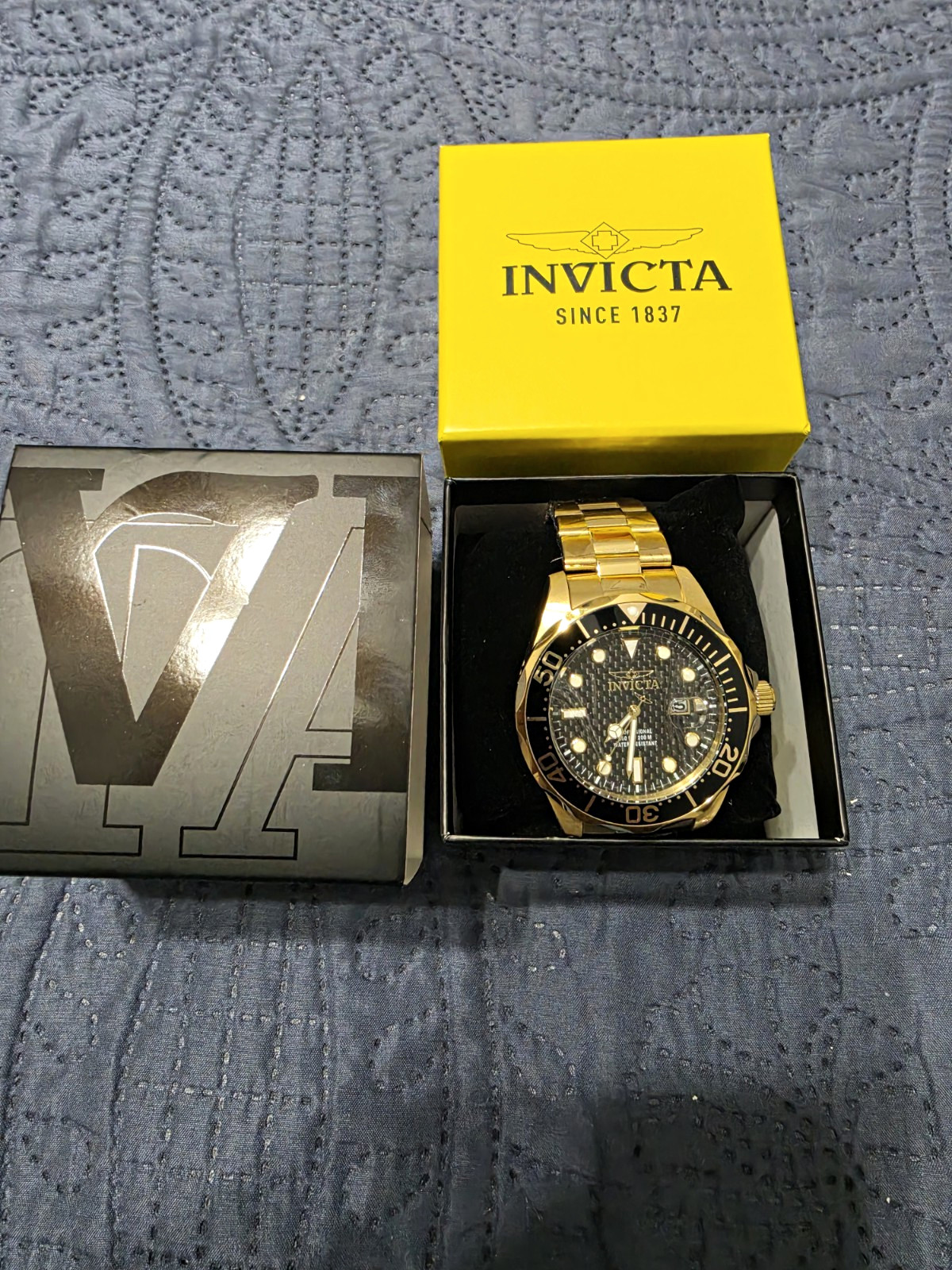 NEW Invicta Men\'s Pro Diver Gold Tone Black Carbon Fiber Dial Watch 200M NIB