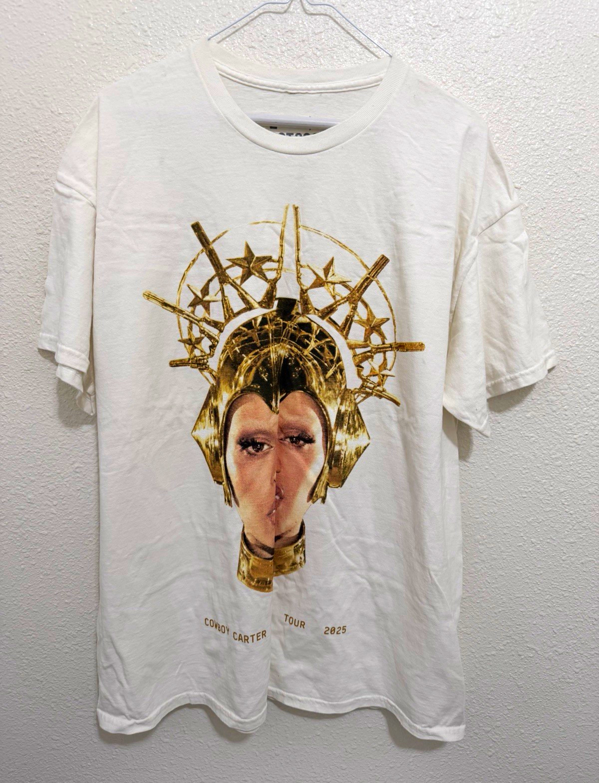 Authentic Cowboy Carter 2025  Tour T-Shirt  -  Gold Helmet (Size Large)