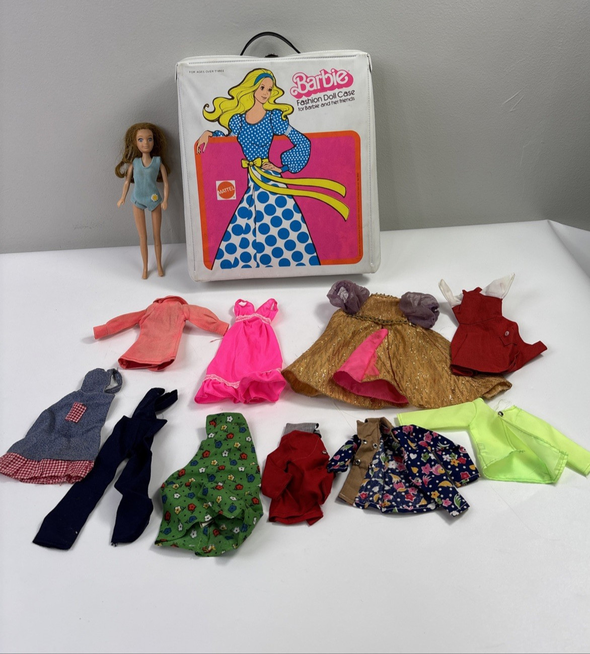 Vintage 1975 Mattel white vinyl Barbie fashion case W/ Vintage Clothes & Doll