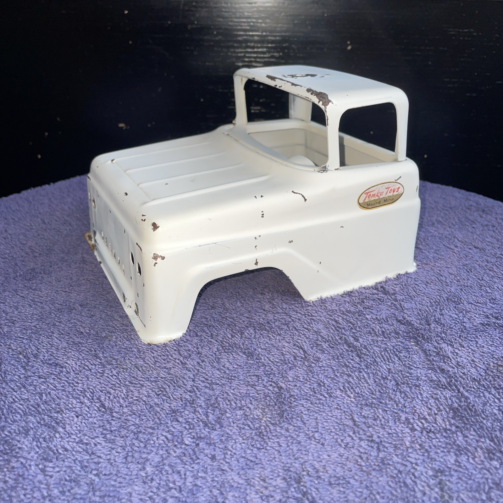 VINTAGE TONKA TRUCK CAB PART 1958,1959,1960,1961 SEMI,pickup ORIGINAL PAINT VINTAGE TONKA TRUCK CAB PART 1958,1959,1960,1961 SEMI,pickup ORIGINAL PAINT
