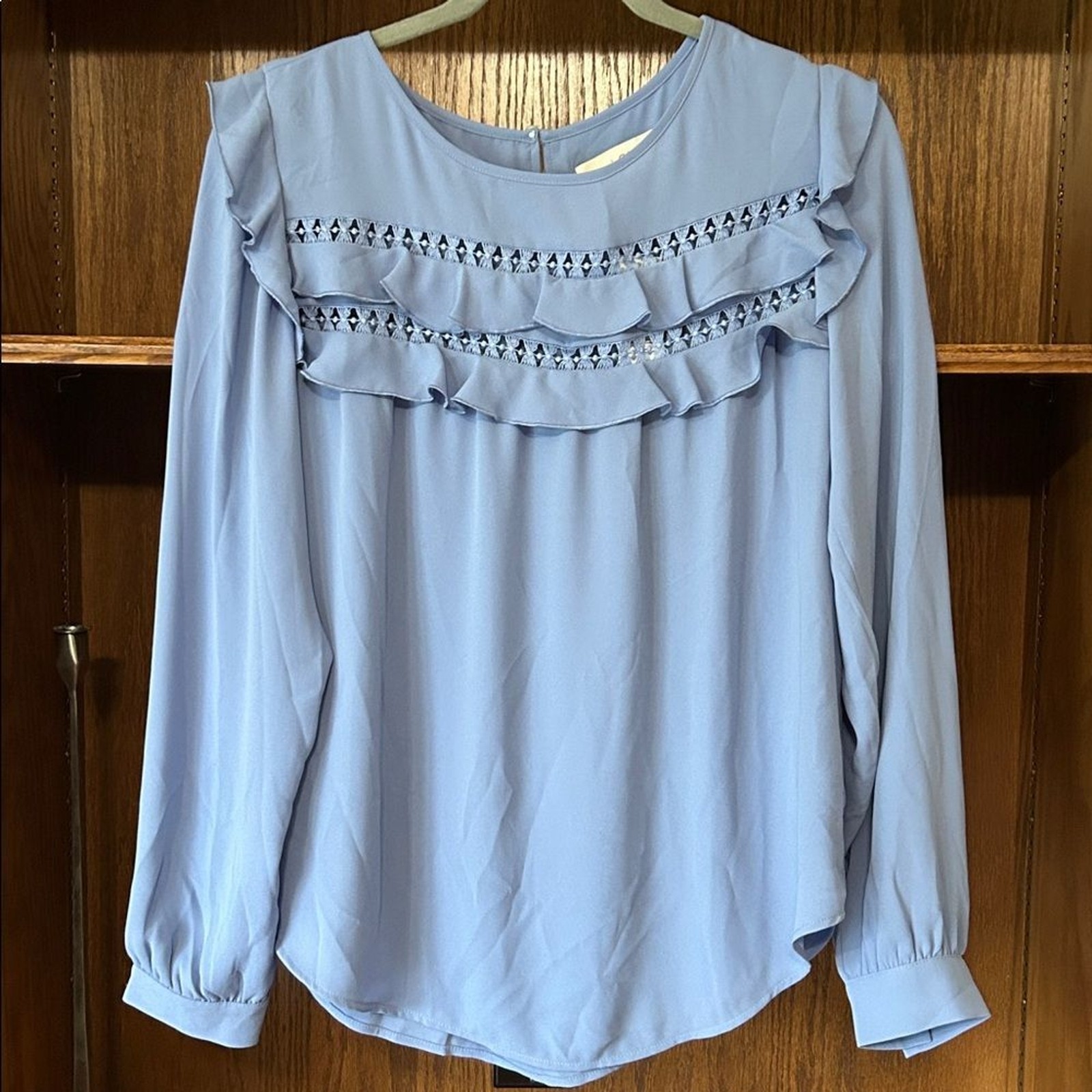 LOFT NWT Periwinkle Blouse with ruffled front. Size S