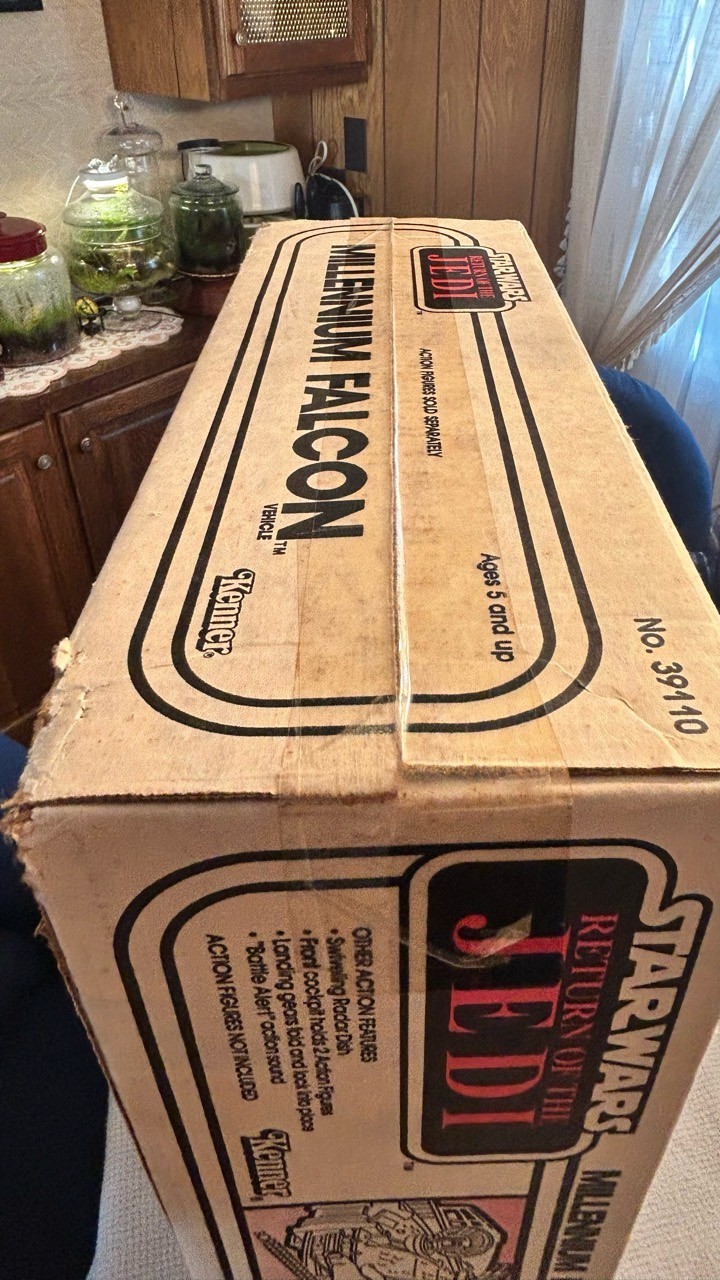 Vintage 1983 Kenner Star Wars ROTJ Millennium Falcon 39110 Unopened