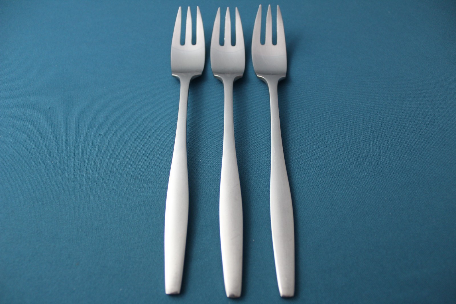 Dansk VARIATION V Finland Dinner Forks (Set of 3) Satin IHQ Stainless 8\ Dansk VARIATION V Finland Dinner Forks (Set of 3) Satin IHQ Stainless 8\