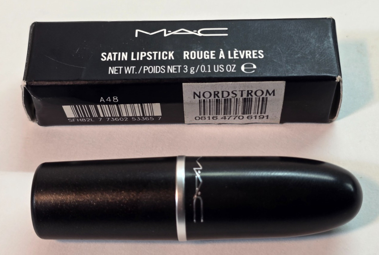 (NEW) M.A.C. SATIN LIPSTICK - EPIC A48